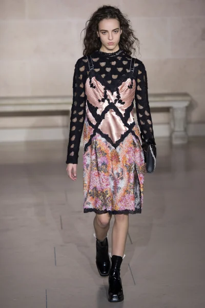 Look 40